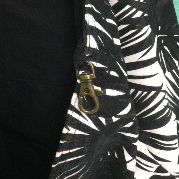 JADEtribe Canvas Tote Bag Black and White Palm Magnet Closure - Picture 4 of 5